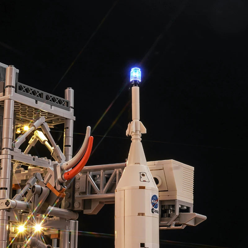 The Vonado LED 10341 set is suitable for Artemis Space Launch System building blocks (including lighting accessories only)